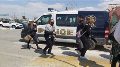 صور.. وصول جثمان أنيسة حسونة لمسجد الشرطة بالسادس من أكتوبر