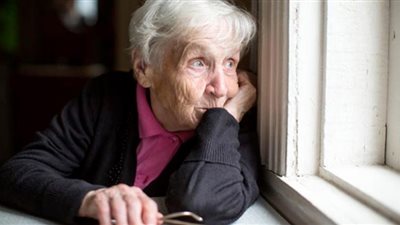 تصل إلى الموت المبكر.. مخاطر كارثية للعزلة الاجتماعية على كبار السن