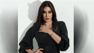 ياسمين صبري تبدع من جديد بالأستايل الكلاسيكي