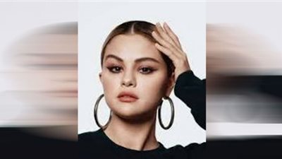 شرطة الموضة عن فستان سيلينا ماري: أعطى جسمها حقه