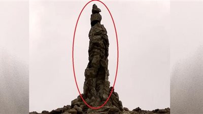 نظرت خلفها فجمدها الله في مكانها.. تمثال زوجة النبي لوط بالأردن (فيديو)