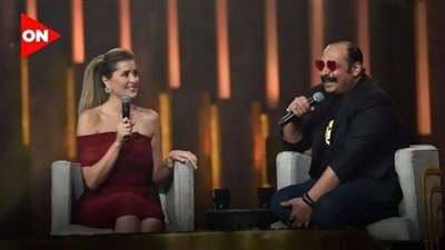 عائشة بن أحمد ومحمد ثروت ضحك وهزار وغنا فى 