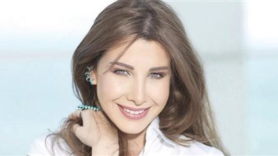 نانسي عجرم تتخطى الـ 860 ألف مشاهدة بكليب 