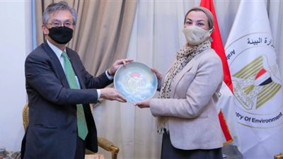 وزيرة البيئة تناقش مع سفير اليابان بالقاهرة التعاون الثنائي في مخلفات البلاستيك ومشروعات المناخ
