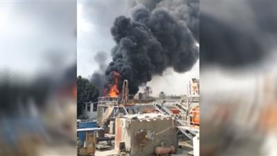 مدير أمن الجيزة يتفقد حريق مصنع تنر أبو رواش