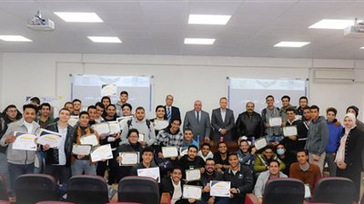 جامعة الدلتا التكنولوجية تُكرم أسرة طلاب من اجل مصر