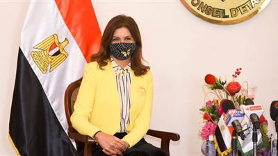 وزيرة الهجرة: مستمرون في تسلم وفحص أوراق الطلاب المصريين العائدين من أوكرانيا