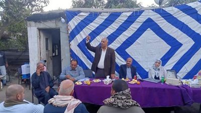 الشرقية تنظيم يوم حقل موسع عن كيفية رش الجاذب الغذائى بالفاكهة