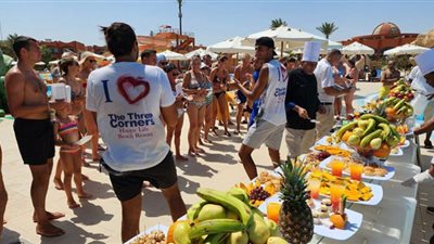 13 ألف سائح يحتفلون بيوم السياحة العالمي على شواطىء البحر الأحمر