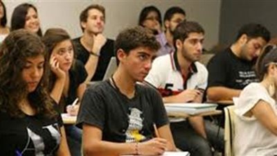 تعديل نظام الدراسة على نظام الطلاب فى الخارج أسوة بطلاب الداخل