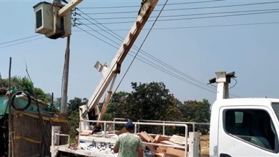 محافظ الإسماعيلية يستجيب للمواطنين ويوجه بإنارة مقابر المستقبل