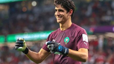 رقم تاريخي لـ ياسين بونو يقود المغرب لربع نهائي كأس العالم