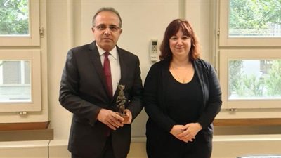 السفارة المصرية في سويسرا تسترد تمثالا أثريا يعود للحضارة القديمة