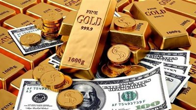ارتفاع أسعار الدولار تهوي بالذهب