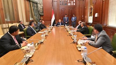 قرارات صارمة للمجلس الرئاسي اليمني ضد الحوثيين