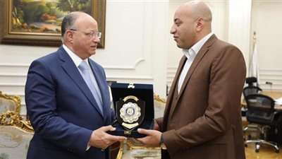 تكريم مهندس بحي شرق مدينة نصر رفض رشوة بمليون جنيه