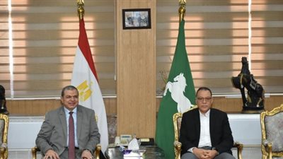 محافظ الشرقية يستقبل وزير القوى العاملة لتسليم وثائق تأمين ضد الحوادث