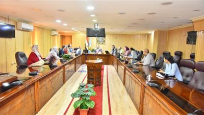 عقد المقابلات بالمرحلة النهائية لاختيار 6 مشروعات بأسيوط