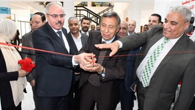 افتتاح مركز محمود عثمان لنظم المعلومات الجغرافيه و الاستشارات والتدريب بكليه الاداب جامعه قناه السويس