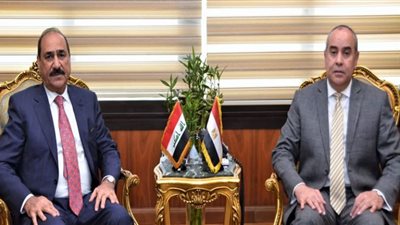 وزير الطيران يؤكد توفير الخدمات والإمكانات ونقل الخبرات للأشقاء العراقيين