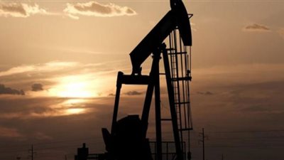 النفط يواصل الارتفاع لليوم الثاني.. وبرنت بـ106 دولارات