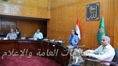 محافظ الإسماعيلية يشدد علي ضرورة تأهيل السيدات لتولي المناصب القيادية