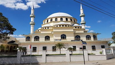 مسجد أوبورن جاليبولي.. منارتان أنيقتان وتصميم على الطراز العثماني