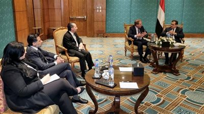 طارق الملا يستقبل وفد الطاقة الأمريكية