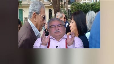 إبراهيم عيسى يفتح النار بسبب تظاهرة عمرو موسى.. فيديو