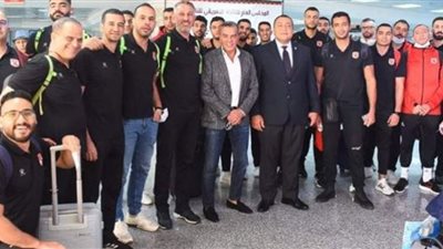 السفير المصري بتونس يستقبل رجال يد الأهلي