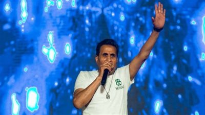 أحمد شيبة يشعل حفل الإسكندرية