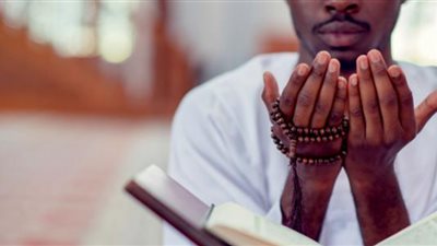 اللهم اكفني بِحلالك عن حرامك .. دعاء يوم الجمعة