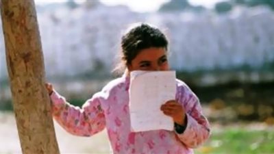 عقوبة حرمان الأبناء من التعليم أو زواجهم مبكرًا (إنفوجراف)