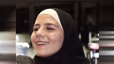 فتاة سورية مصابة بمرض الضحك المتواصل.. تفاصيل