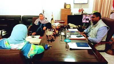 وكيل صحة بالبحر الأحمر يناقش الخدمات المقدمة للمرضى في المستشفيات