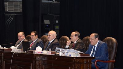 توظيف أجهزة التابلت في الدراسة بجامعة القاهرة