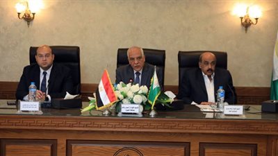 محافظ الجيزة يتابع التجهيزات النهائية لاستقبال العام الدراسي الجديد
