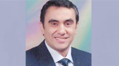 نائب رئيس جامعة الفيوم السابق ينضم للوفد