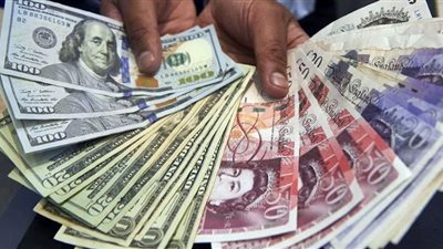 تباين لأسعار العملات الأجنبية مقابل الجنيه في ختام تعاملات اليوم
