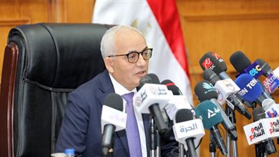 شرح المناهج الدراسية في المدارس على سمارت بورد