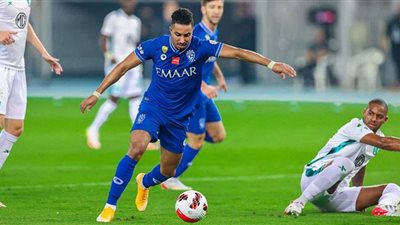 سالم الدوسري يصدم جمهور الهلال بموعد عودته