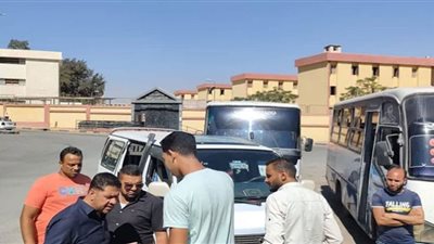 ضبط ٣٦ سيارة سرفيس غير ملتزمة بأجرة الركوب بالجيزة