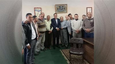 إنهاء احتجاج 600 عامل بشركة الغزل والنسيج.. صور