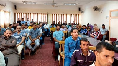 دور التدريب المهني في تأهيل الشباب لسوق العمل.. ندوة للقوى العاملة بسوهاج