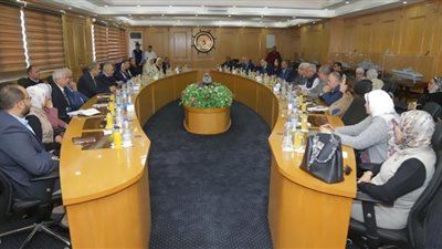 القوات البحرية تنظم زيارة لوفد من ترسانة الإسكندرية