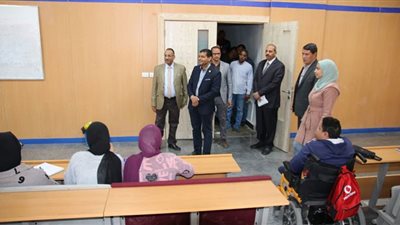 وفد من وزارة التعليم العالي يتابع انتظام الدراسة بجامعة طيبة التكنولوجية بالأقصر