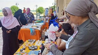 تبادل الثقافات و إتاحة الفرصة لترويج المنتج المحلي بجامعة قناة السويس