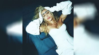 شاهد| الترتر اللامع يبرز أنوثة مايا دياب في أحدث جلسة تصوير