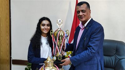 مارولا نادر.. بنت قنا الطفلة الأولى على العالم في برمجة الروبوت