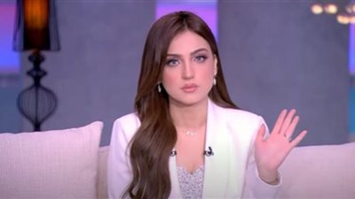 ياسمين عز لـ مذيعة شهيرة.. لو ممغوصة من نجاحنا خدي مسكن